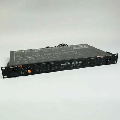 Roland SDE-3000A Digital Delay Echo Effect Processor - Image 1 of 3