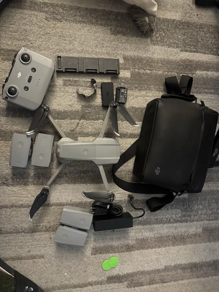 Combo Drone DJI Mavic Air 2 Fly-More con Extras 5 Baterías y Accesorios Foto 1 de 4