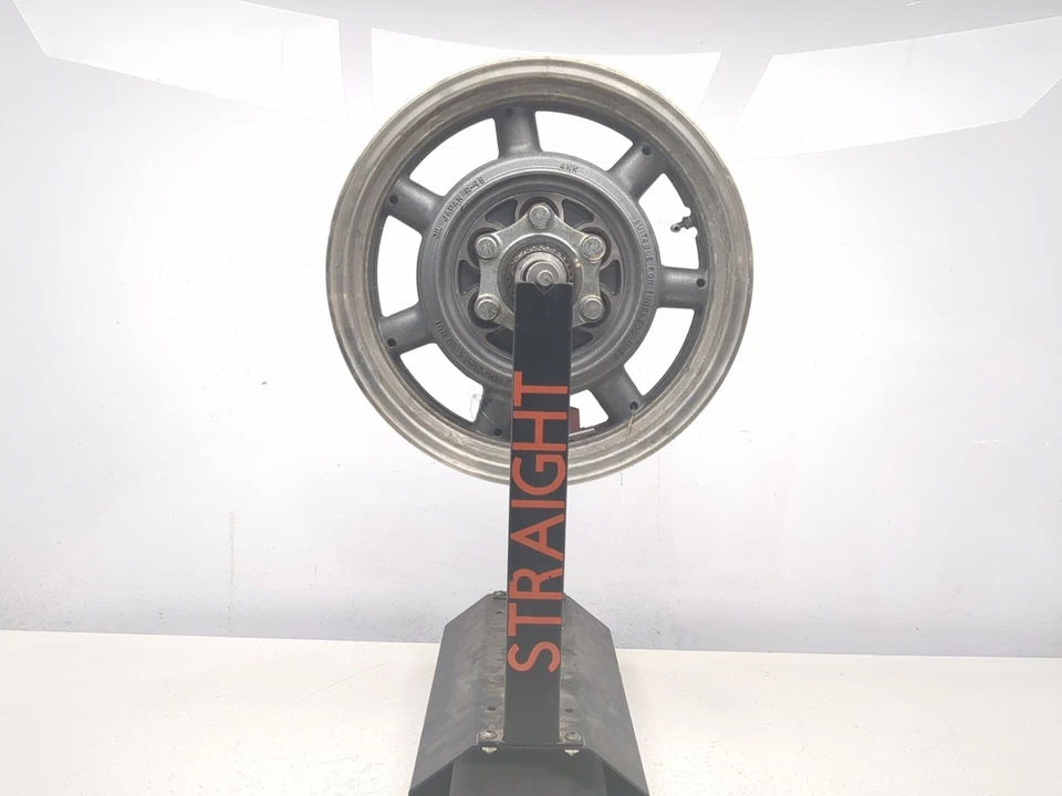 Llanta trasera recta 97-09 Yamaha Royal Star Tour Deluxe XVZ1300LT 15X4,00 Foto 1 de 4