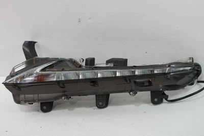 Faro antiniebla diurno lado conductor izquierdo Lexus NX300 2015-2021 OEM D1 Foto 1 de 3