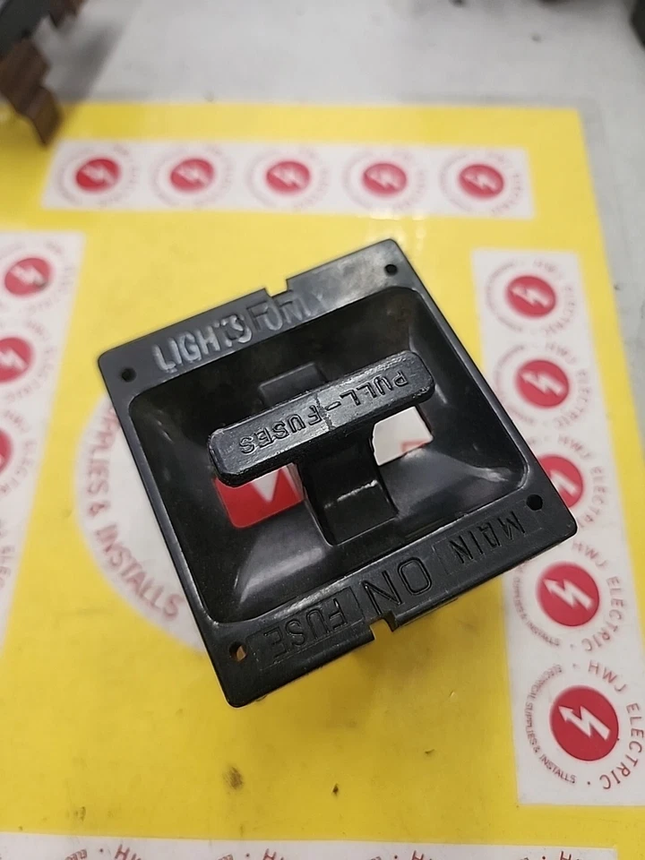 Cuadrado D 120/240 Voltios 60 Amp RANGO LUCES PRINCIPALES Portafusibles Extraíble TIENE MUESCA Foto 1 de 2