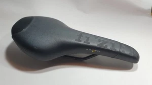Fizik Tundra 2 Bike Saddle 135mm - Picture 1 of 8