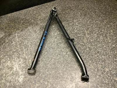 Ski-Doo MXZ Summit X 850 ETEC 2019 brazo de control inferior derecho 104E Foto 1 de 2