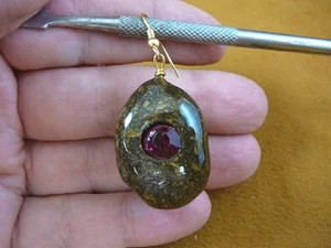 PP2-58 Real MOOSE POOP Hot Pink rhinestone doo gold 1 single earring WEIRD poo - Picture 1 of 1
