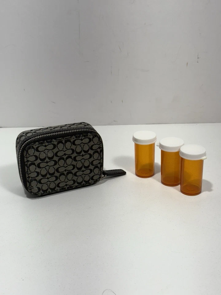 Caja de viaje Coach Mini Signature de cuero de lona negra/gris triple pastilla Foto 1 de 4