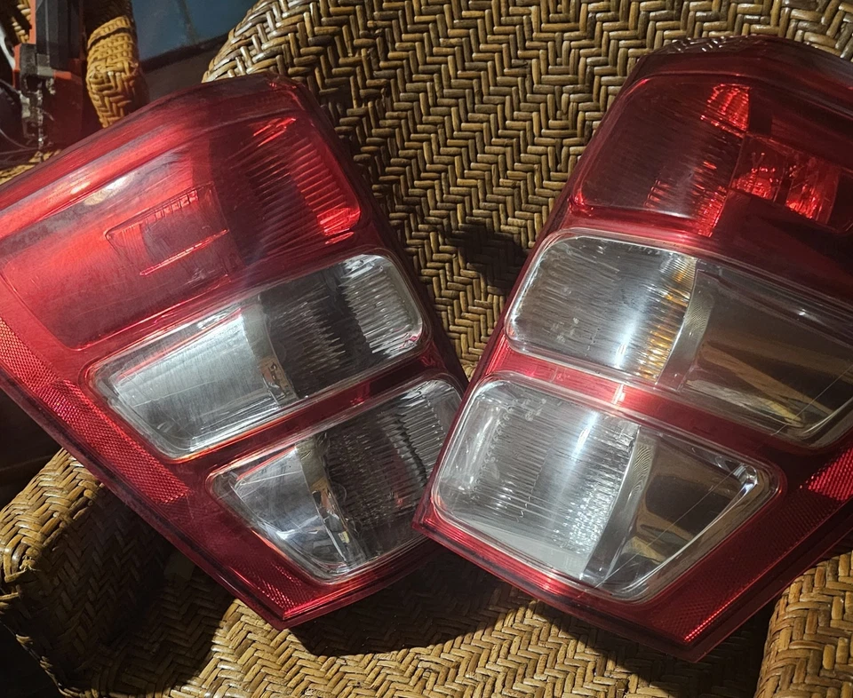 Luz trasera del conductor izquierdo Suzuki Grand Vitara 2006-2011 luz trasera lámpara OEM Foto 1 de 2