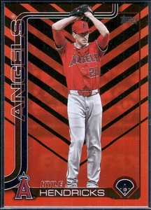 2025 Topps Update #US136 Kyle Hendricks Holiday - Bild 1 von 2