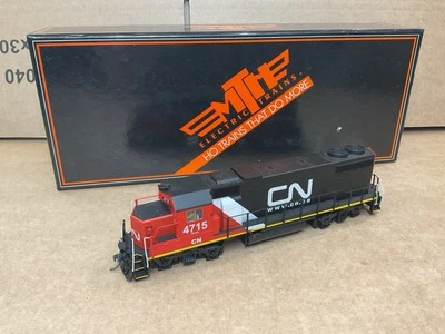 MTH HO SCALE DIESEL LOCOMOTIVE GP38-2 CANADIAN NATIONAL N.4715 DCC READY NEW ! - Image 1 of 4
