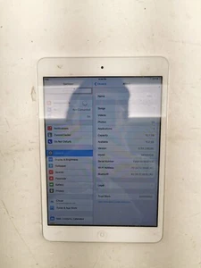 Apple iPad mini 12GB, Wi-Fi, 7.9in - White & Silver (CA)  Model MD531C/A - Picture 1 of 6