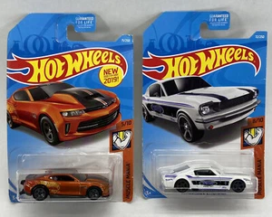 Mustang 2+2 Fastback 2019 Hot Wheels Muscle Mania '65 y Copo Camaro SS '18 - Imagen 1 de 8