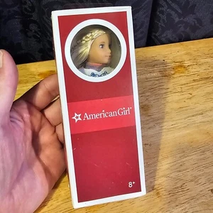 Nuevo En Caja Coleccionable Muñeca American Girl Mini Julie con Libro Juguete Infantil En - Imagen 1 de 5