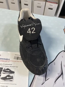 Mariano Rivera Signed Game Used Nike Cleat Yankees Baseball JT Sports - Picture 1 of 4