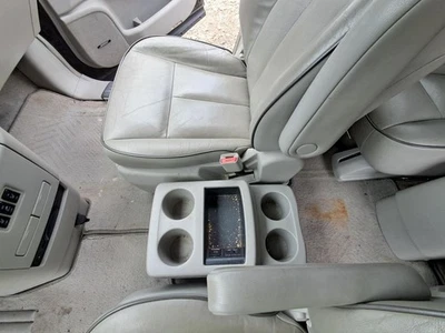 (LID ARMREST ONLY) Console Front Floor With Entertainment System DVD Fits 12-17  Foto 1 de 4