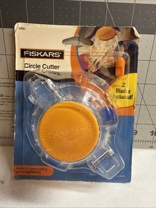 Fiskars CIRCLE CUTTER W/ Replacement Blade, Cuts 1”- 8” Circles Crafts Scrapbook - Picture 1 of 5
