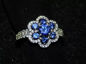 Beautiful Flower designed ring with Lab Created Tanzanite, Zircon & Silver - Imagen 1 de 4