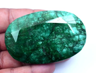 Natural Huge Green Emerald Zambian 512.0 CT Certified Oval Cut Loose Gemstone - Image 1 of 4