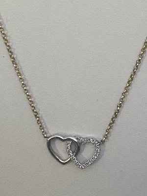 "Collar de corazón doble corazones entrelazados de diamantes de oro amarillo/blanco de 9 quilates 16""" Foto 1 de 4