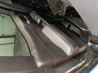 Used Rear Left Door Interior Trim Panel fits: 2019 Chevrolet Silverado 1500 pick Foto 1 de 4