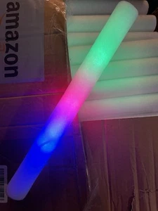 Bastoncini luminosi in schiuma LED 66 pezzi - multicolore - 2 modalità flash o luci fisse - Foto 1 di 2