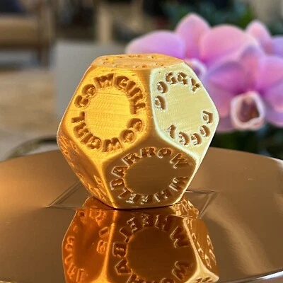 ¡Dados de posiciones sexuales! Grande impreso en 3D 2" 12 caras condimenta tu noche Kama Sutra Foto 1 de 4