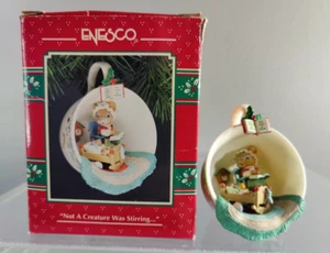 SELTEN 1993 ENESCO "KEIN KREATUR RÜHRTE SICH" KUSCHELIGE TASSE MAUS WEIHNACHTSSCHMUCK - Bild 1 von 12
