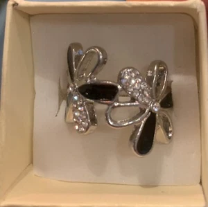 Costume Jewellery Ring - Picture 1 of 3