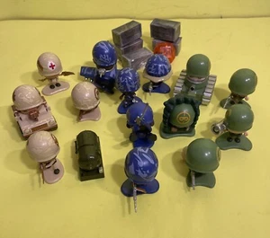 MGA Impresionante Lote de 14 Figuras Militares del Ejército Pequeños Hombres Verdes y Azules - Imagen 1 de 5