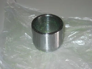 LAND ROVER SERIES 1 / ONE ROVER P2 / P3 / P4 /P5 / P5B REAR HUB COLLAR NEW 7297 - Picture 1 of 3