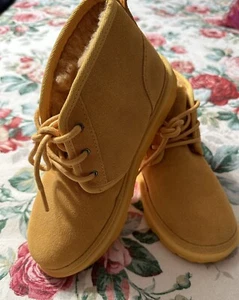 UGG Neumel II Women's Shearling Style Chukka Boot in Amber 5 SIZE NEW - Picture 1 of 3