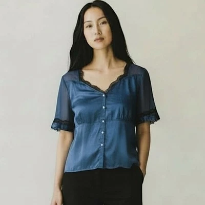 Blusa Babydoll Cetim Y2K Azul Tamanho M Botão para Cima Carreira Escritório Renda Preta - Imagem 1 de 4