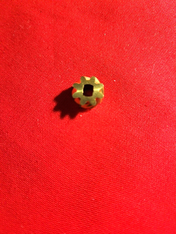 Pieza de carrete Daiwa E19-1001 engranaje de eje helicoidal se adapta a SS1600. Foto 1 de 1