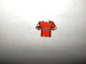 FC Energie Cottbus PIN Trikot Jacobs rot  Neu,Lizenzware,Rarität - Bild 1 von 1