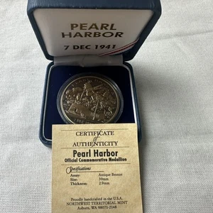 Pearl Harbor Official Commemorative Medallion 2006 Bronze with box and COA UNC - Picture 1 of 5