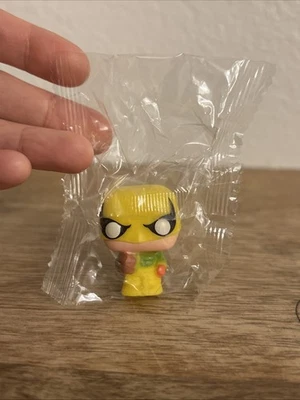 "Mini figura de acción Iron Fist Character Marvel Universe 1,5"" juguete de PVC (nuevo sellado)" Foto 1 de 4