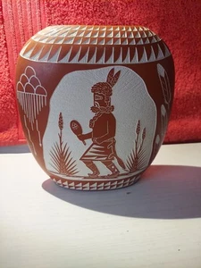 Laguna fast neuwertig indianische geschnitzte Keramik ovale Topfvase - signiert A & V Lucario - Bild 1 von 12
