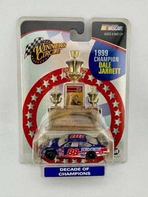 Winner's Circle Década de Campeones Dale Jarrett #88 Ford Taurus 1:64 Diecast Foto 1 de 4
