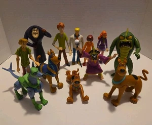 Scooby Doo Gang And Villains Actionfigur Spielzeug 12 Stück beweglich  - Bild 1 von 12