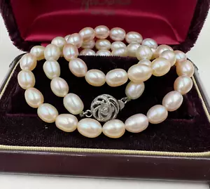MAGNIFICENT REAL PEARLS W/ SLIGHTLY PINK LUSTER VINTAGE NECKLACE 18" INDIA MADE - Picture 1 of 7