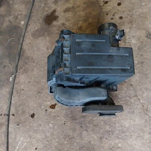 Navara D40 2.5 Dci Air Box - Picture 1 of 2