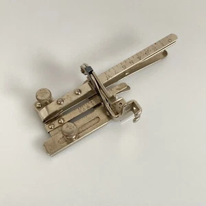 Singer Sewing Machine Featherweight Tucker Foot Attachment 36583 Made In USA. - Bild 1 von 3