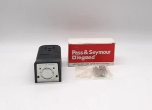 Pass & Seymour 3852 Power Outlet - Picture 1 of 4