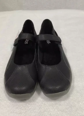 Zapatos para mujer talla 9 Baretraps Yarlin Mary Jane negros punta redonda gancho y bucle Foto 1 de 4