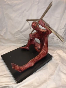 Signiert Manuel Felguerez-El Flechador Skulptur sitzender Mann schießt Pfeil und Bogen - Bild 1 von 10