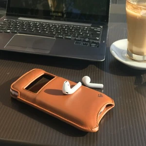 IPHONE 12 Mini Étui Souple Cuir Marron NueVue Désinfectantes Ecran Nettoyage - Photo 1 sur 9