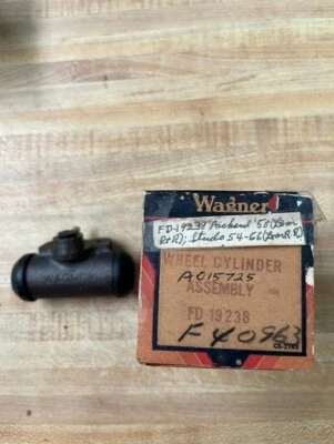 CONJUNTO DE CILINDROS DE RODA 1958 Packard e 1954 - 1966 Studebaker - Imagem 1 de 3