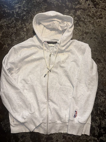Milwaukee Bucks Nike NBA Player Issued Club Logo Hoodie Men's Large Cover