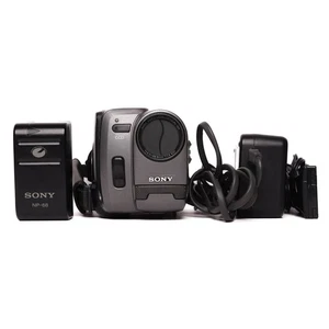Sony Handycam CCD-TRV22 Video8 Camcorder - Gray - FULLY FUNCTIONAL - Picture 1 of 10
