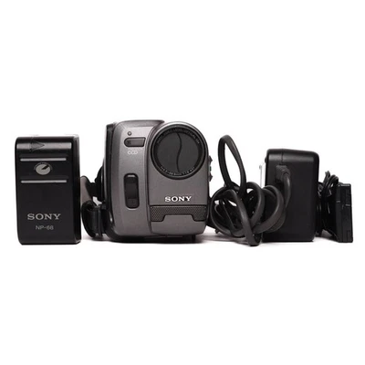 Sony Handycam CCD-TRV22 Video8 Camcorder - Gray - FULLY FUNCTIONAL - Image 1 of 4