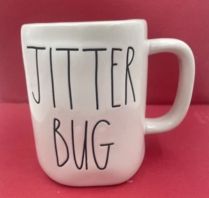 RAE DUNN Taza Taza "JITTER BUG" Marfil Taza 16oz Navidad Artesanal Colección Café - Imagen 1 de 5