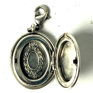 Vintage Oval Locket Ornate Flowers Floral women Silver Plated Pendant Charm 1” - Picture 1 of 7